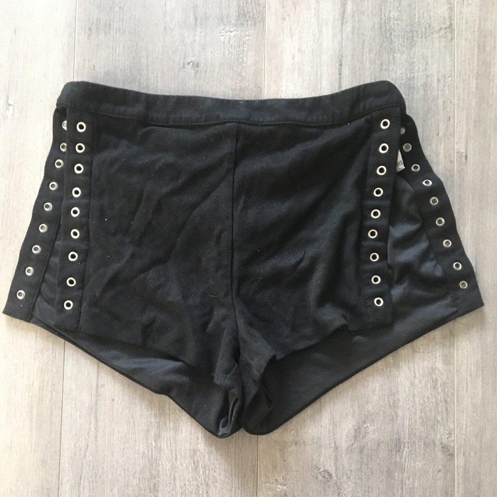 Shorts shoes lace not included